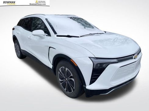 Used 2024 Chevrolet Blazer EV LT image 3