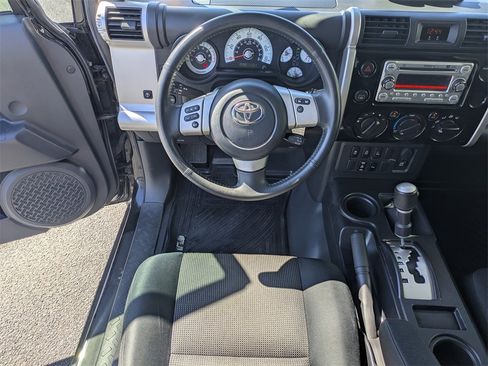 Used 2014 Toyota FJ Cruiser 4WD w/ Upgrade Package image 16