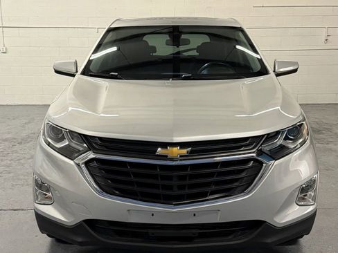 Used 2020 Chevrolet Equinox LT image 2