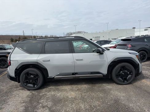 New 2026 Kia EV9 GT-Line image 2