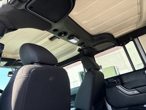 Used 2017 Jeep Wrangler Unlimited Sport AWD/4WD image 17
