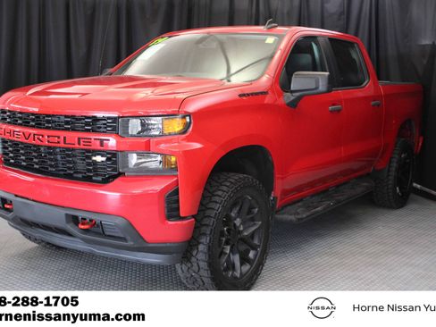 Used 2019 Chevrolet Silverado 1500 Custom w/ Infotainment Package RWD image 3