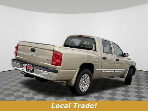 Used 2005 Dodge Dakota Laramie image 3