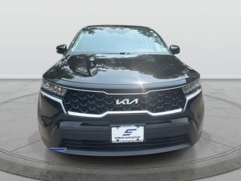 Used 2022 Kia Sorento LX AWD/4WD image 2