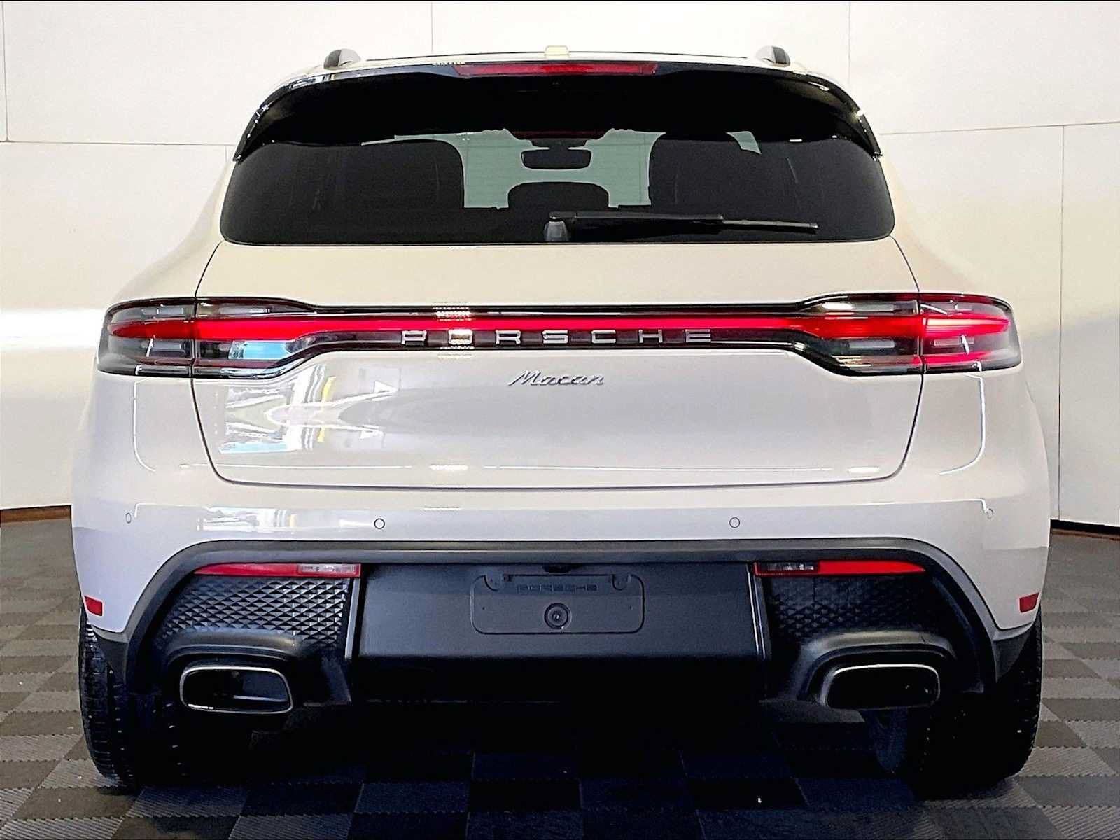 Certified 2023 Porsche Macan AWD/4WD image 6