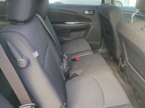 Used 2020 Dodge Journey SE w/ SE Popular Equipment Group FWD image 28