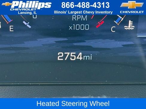 Used 2025 Chevrolet Traverse LT image 9