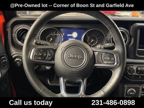 Used 2018 Jeep Wrangler Unlimited Sahara AWD/4WD image 20