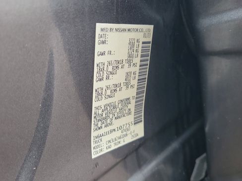 Used 2023 Nissan Titan SV image 32