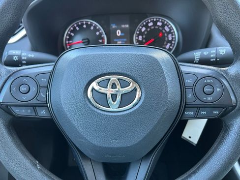 Used 2021 Toyota RAV4 LE image 21