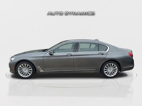 Used 2018 BMW 740i image 3