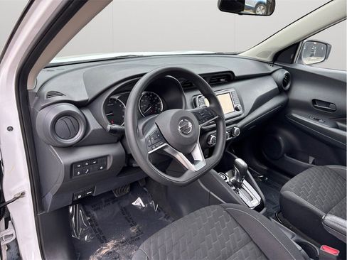 Used 2021 Nissan Kicks S FWD image 6