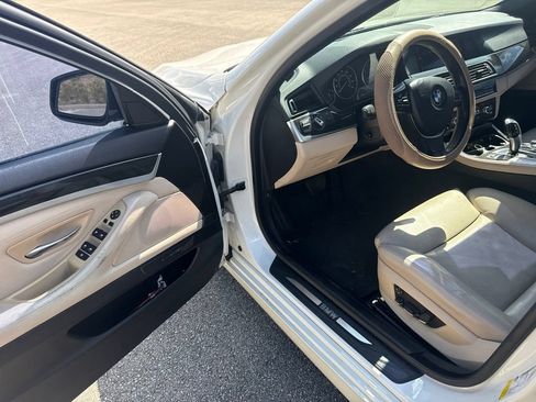 Used 2011 BMW 528i Sedan RWD image 19