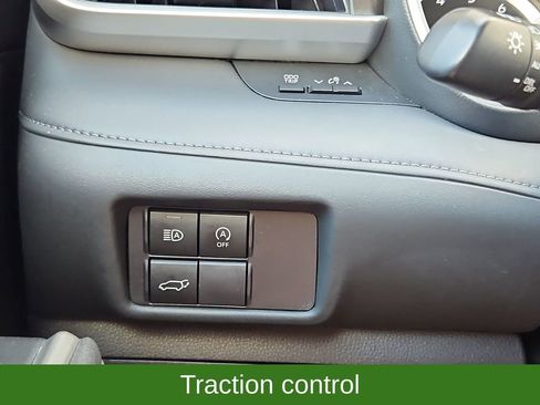 Used 2023 Toyota Highlander XLE image 15