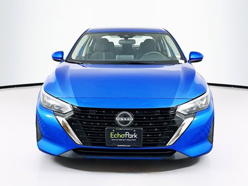 Used 2025 Nissan Sentra SV image 2