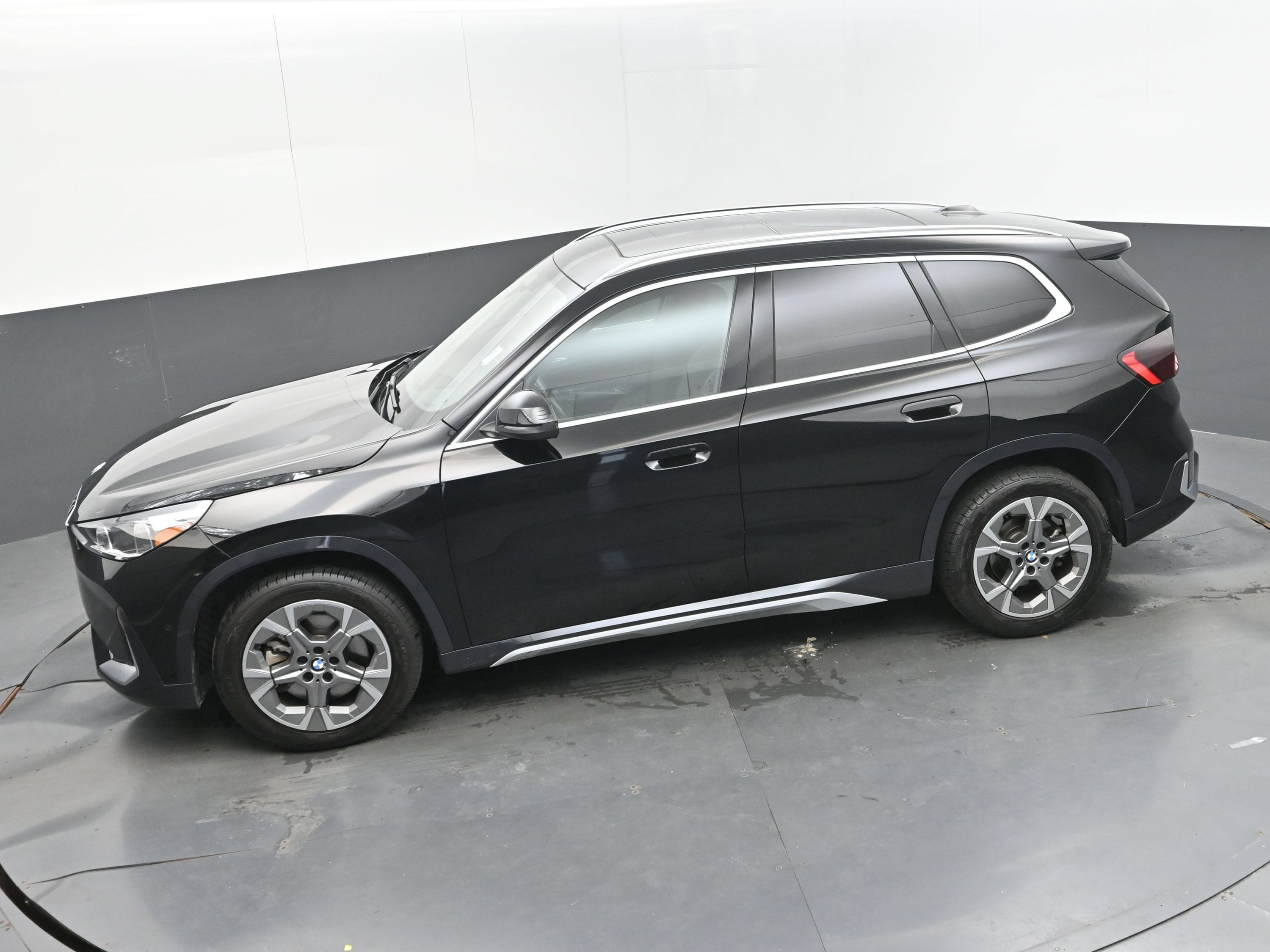 Used 2025 BMW X1 xDrive28i AWD/4WD image 23