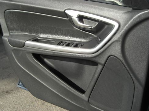 Used 2014 Volvo S60 T5 FWD image 21