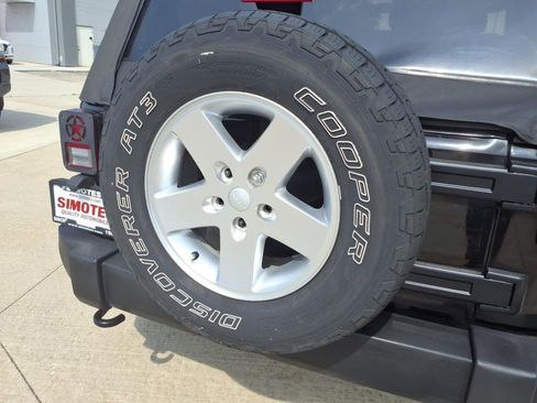 Used 2013 Jeep Wrangler Freedom Edition AWD/4WD image 23