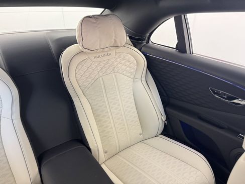 New 2026 Bentley Flying Spur Mulliner image 15