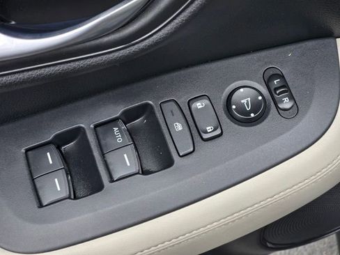 Used 2024 Honda HR-V LX image 17