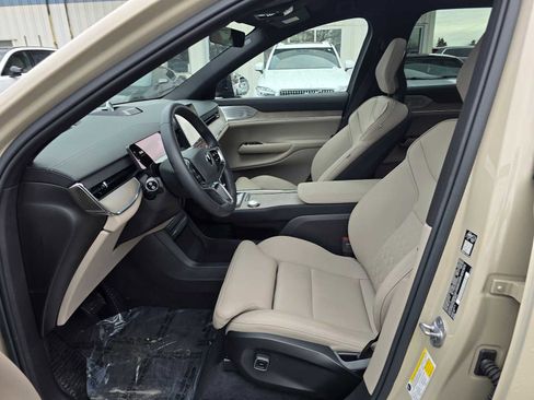 Certified 2025 Volvo EX90 Ultra image 22