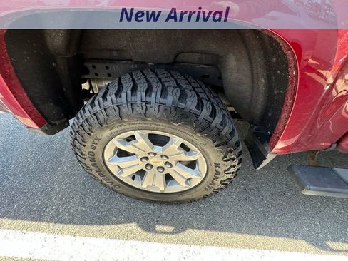 Used 2021 Chevrolet Colorado LT w/ LT Convenience Package image 8