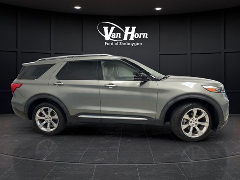 Used 2020 Ford Explorer Platinum w/ Premium Technology Package AWD/4WD image 8