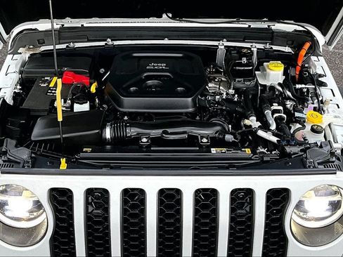 Used 2022 Jeep Wrangler Unlimited Rubicon 4xe w/ Cold Weather Group AWD/4WD image 40