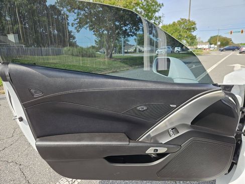 Used 2019 Chevrolet Corvette Stingray Coupe w/ 1LT RWD image 14