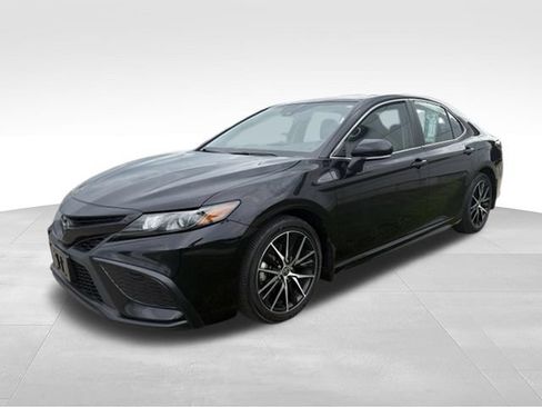 Used 2024 Toyota Camry SE AWD/4WD image 8