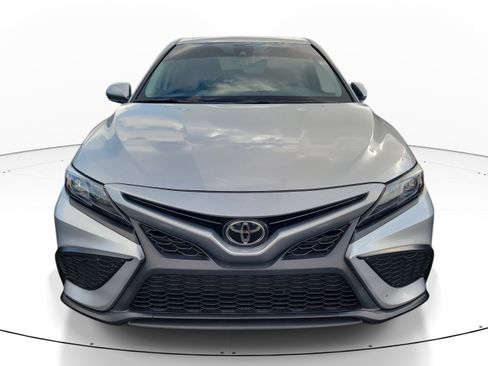 Used 2024 Toyota Camry SE w/ Convenience Package FWD image 2