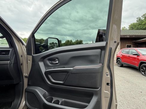 Used 2023 Nissan Titan PRO-4X w/ Pro-4x Convenience Package AWD/4WD image 34