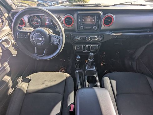 Used 2019 Jeep Wrangler Unlimited Sport S image 2