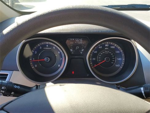 Used 2013 Hyundai Elantra GLS w/ Preferred Pkg image 16