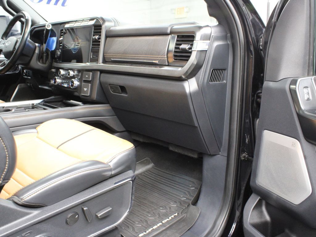 Used 2023 Ford F250 Platinum AWD/4WD image 45