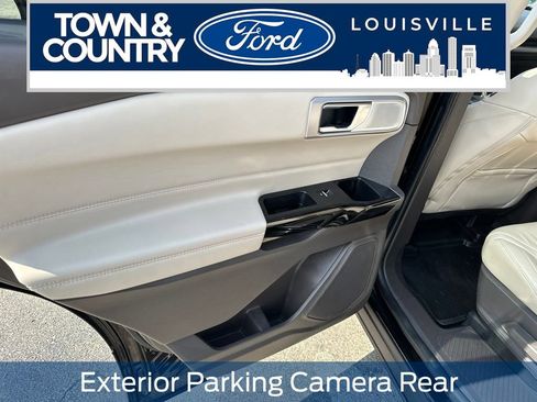 Used 2022 Ford Explorer Platinum AWD/4WD image 13