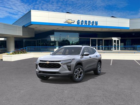 New 2026 Chevrolet Trax LT w/ Driver Confidence Package FWD image 8