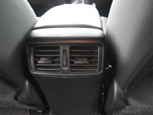 Used 2018 Nissan Rogue Sport SV w/ SV All-Weather Package image 16