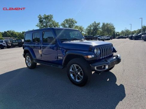 Used 2018 Jeep Wrangler Unlimited Sahara w/ Safety Group AWD/4WD image 9
