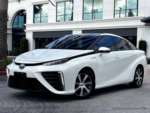 Used 2018 Toyota Mirai image 8