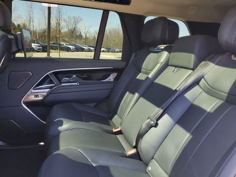 Used 2025 Land Rover Range Rover Long Wheelbase Autobiography image 27