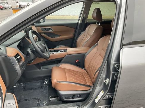 Certified 2025 Nissan Rogue Platinum w/ Platinum Premium Package image 12