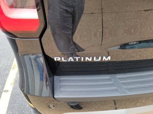 Used 2023 Ford Expedition Max Platinum AWD/4WD image 3