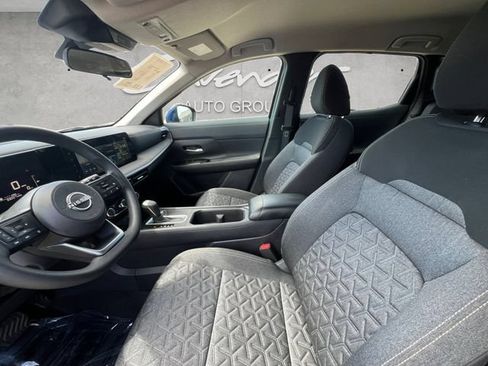 Used 2025 Nissan Kicks SV FWD image 19