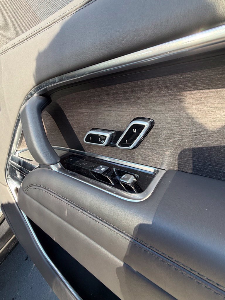 Used 2025 Land Rover Range Rover Long Wheelbase SE AWD/4WD image 22