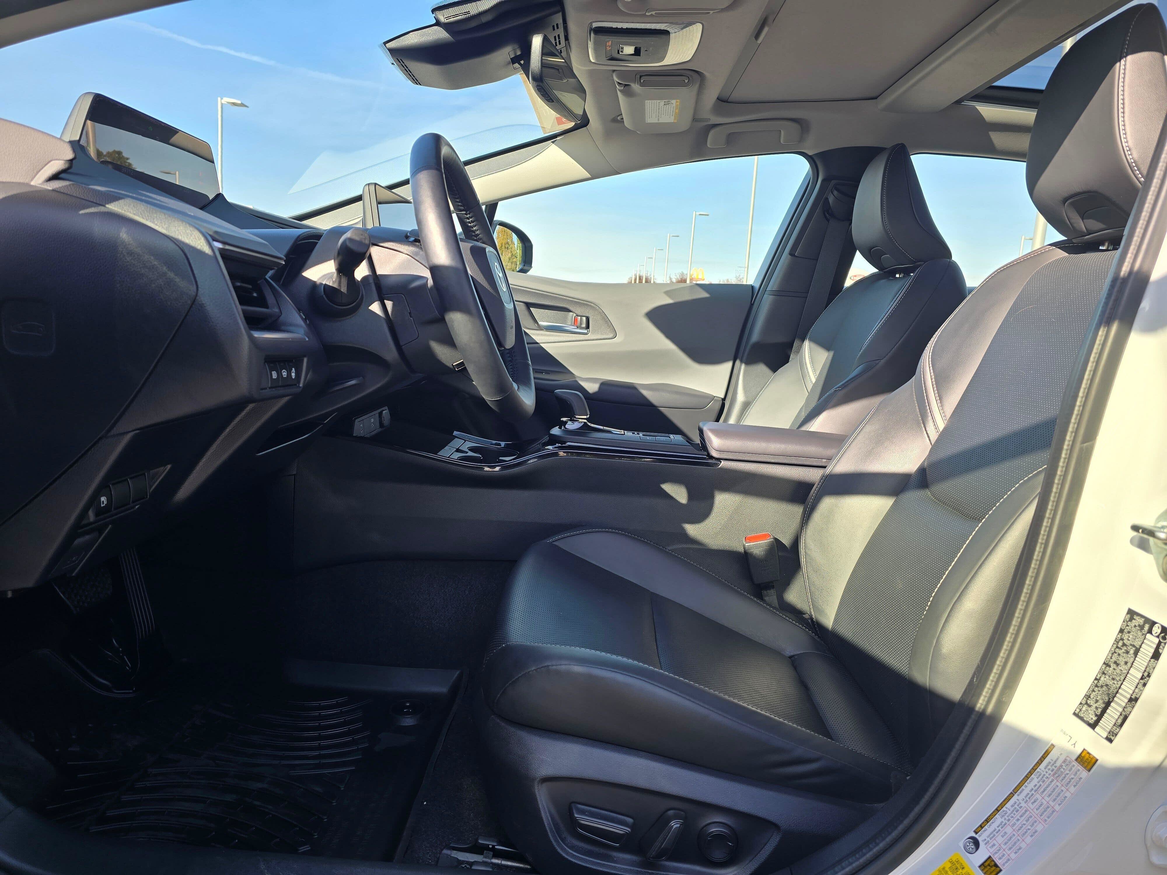 Certified 2025 Toyota Prius XLE FWD image 20