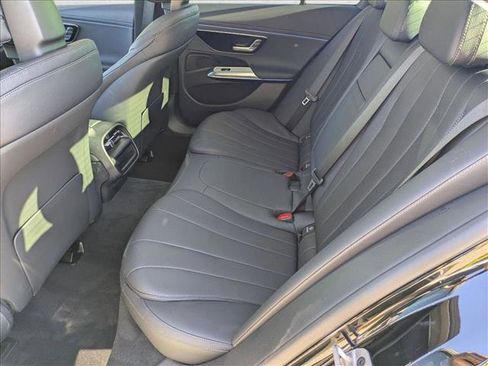 Certified 2025 Mercedes-Benz E 350 4MATIC Sedan image 21