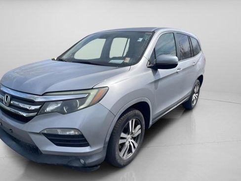 Used 2018 Honda Pilot EX image 2