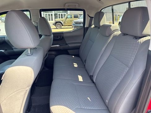 Used 2020 Toyota Tacoma SR5 image 31