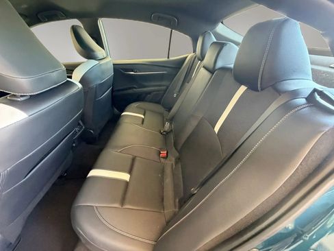 Used 2025 Toyota Camry SE w/ Convenience Package FWD image 25